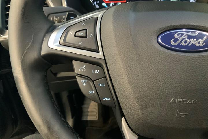 Sort Ford S-MAX fra 2015