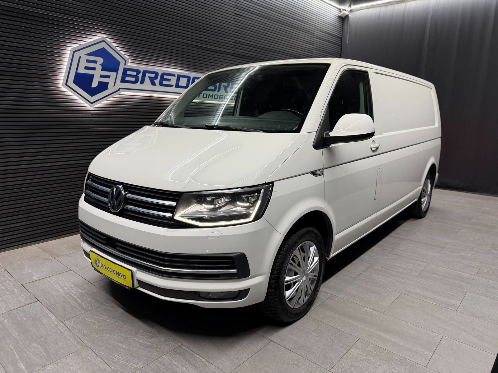 VW Transporter 2,0 TDi 204 Kassevogn DSG lang