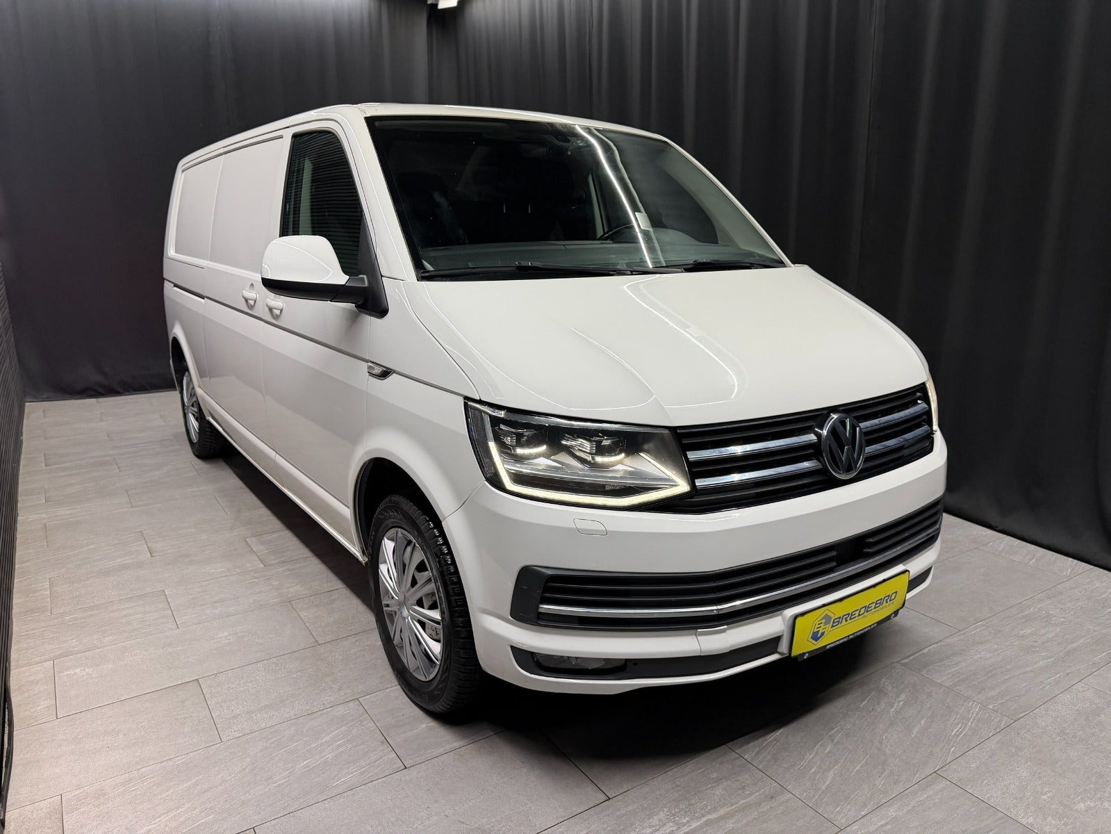 Hvid VW Transporter fra 2018