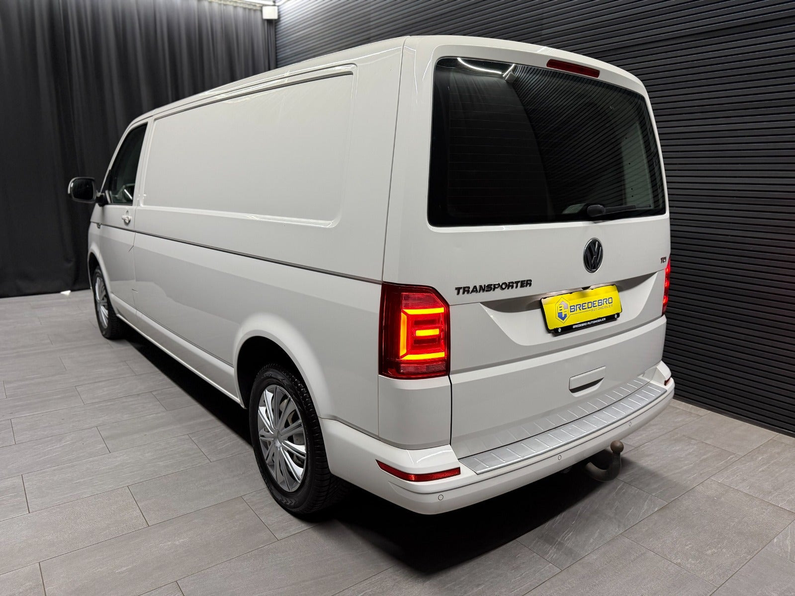 Hvid VW Transporter fra 2018
