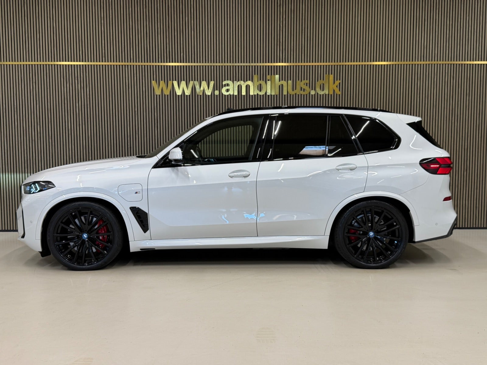 Hvid BMW X5 fra 2024