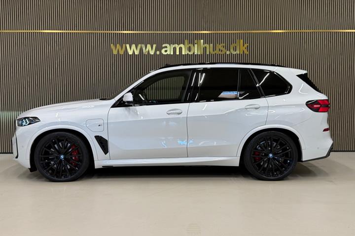Hvid BMW X5 fra 2024