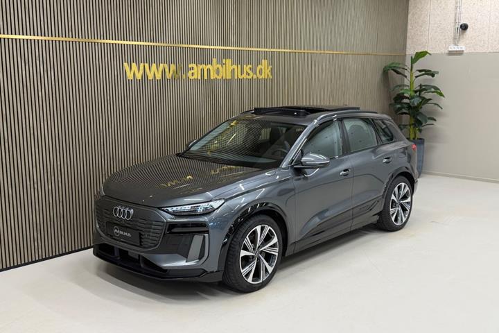 Grå Audi Q6 e-tron fra 2025