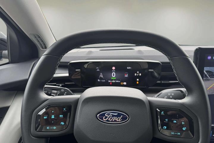 Blå Ford Explorer fra 2025