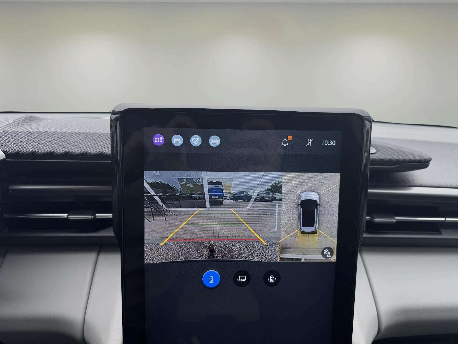 Blå Ford Explorer fra 2025