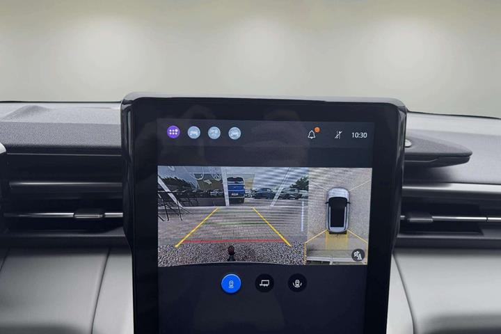 Blå Ford Explorer fra 2025