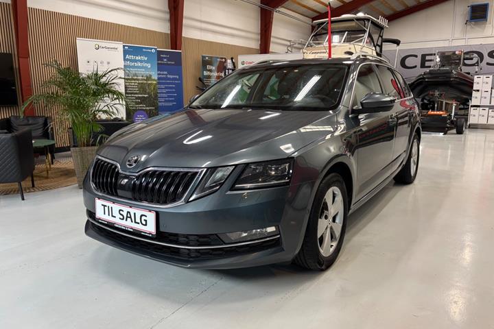 Grå Skoda Octavia fra 2018