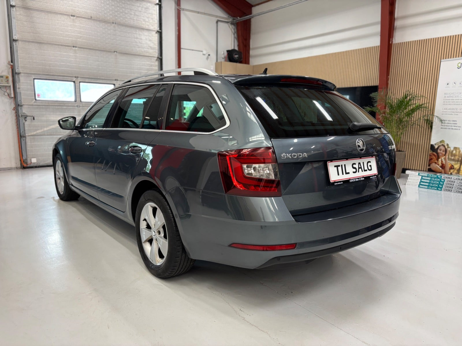 Grå Skoda Octavia fra 2018