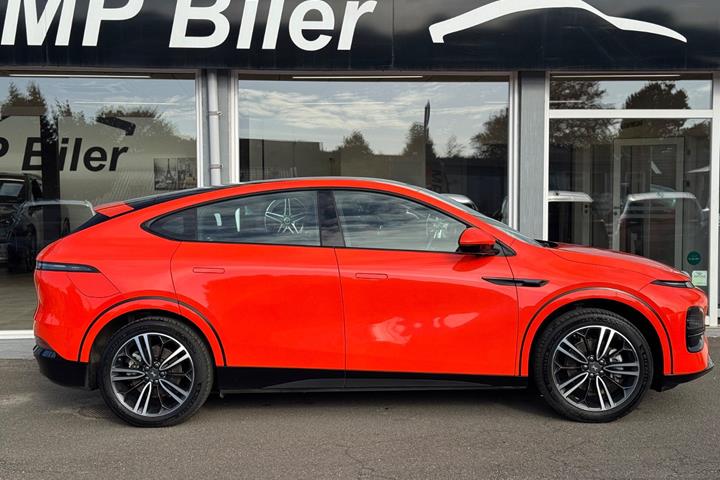 Orange Xpeng G6 fra 2024