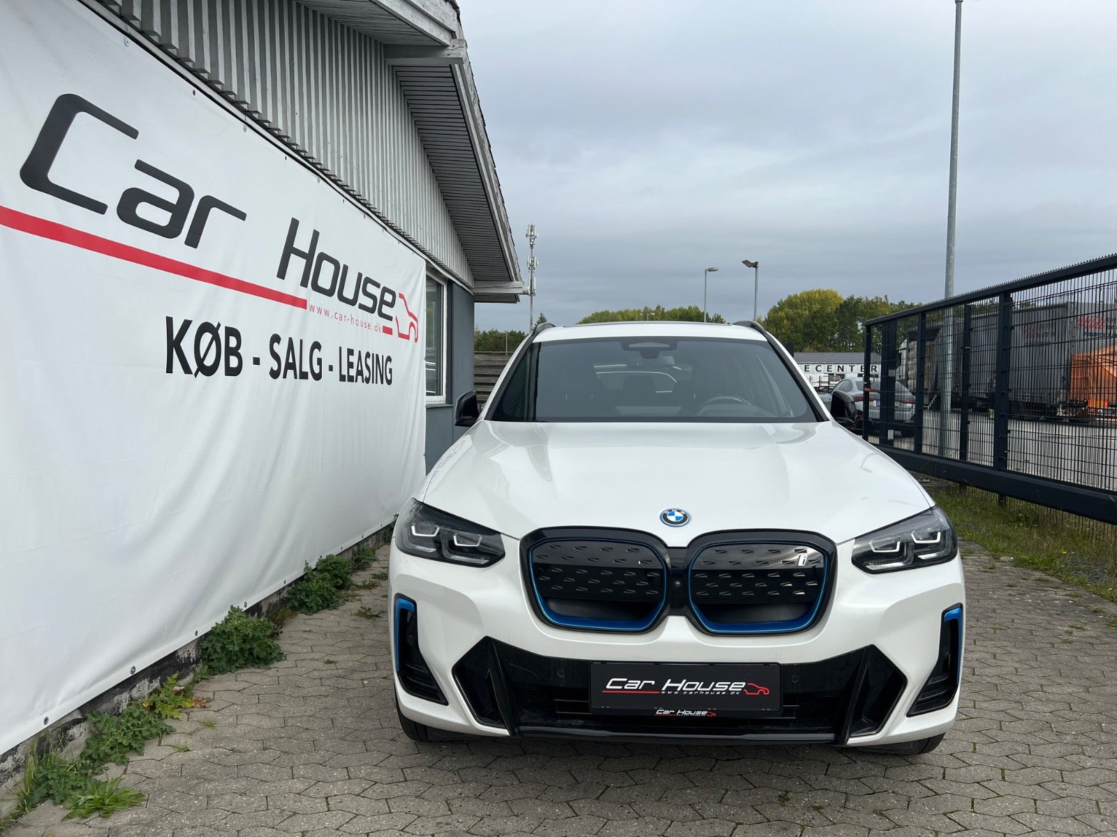 Hvid BMW iX3 fra 2023