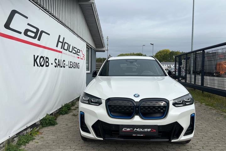 Hvid BMW iX3 fra 2023