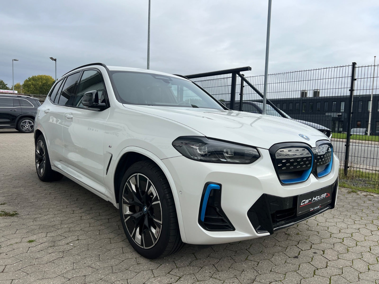 Hvid BMW iX3 fra 2023
