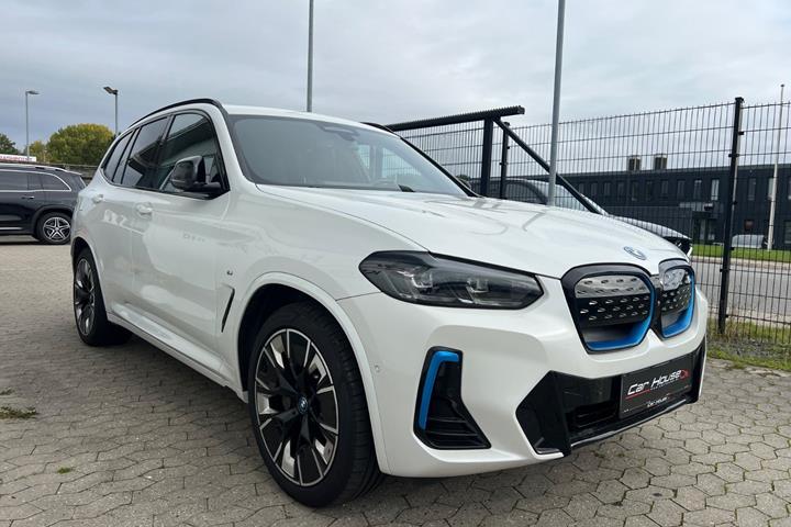 Hvid BMW iX3 fra 2023