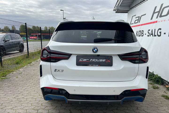 Hvid BMW iX3 fra 2023