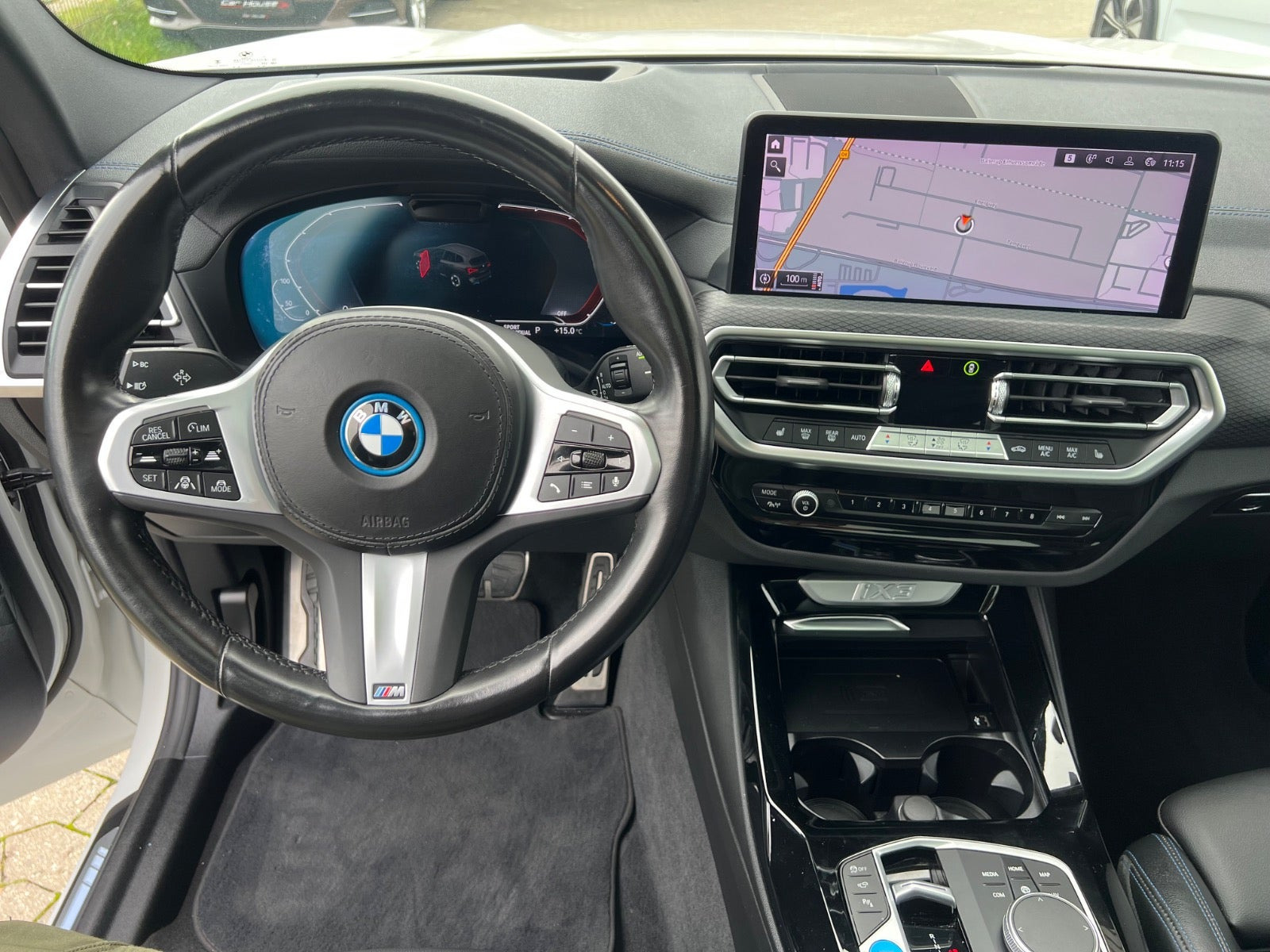 Hvid BMW iX3 fra 2023