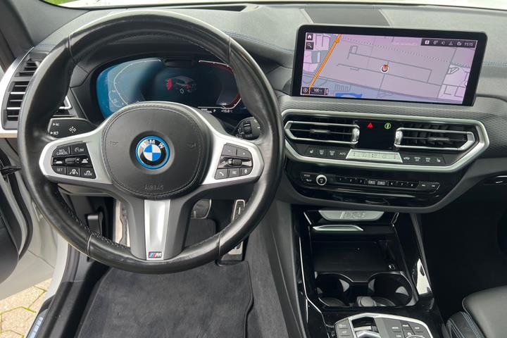 Hvid BMW iX3 fra 2023