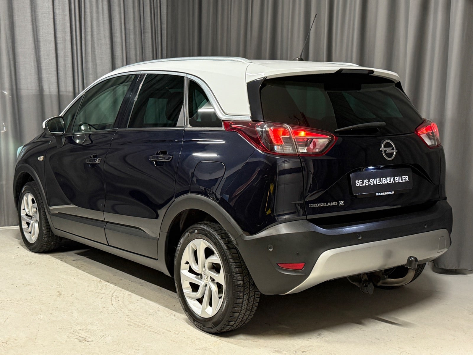 Blå Opel Crossland X fra 2019