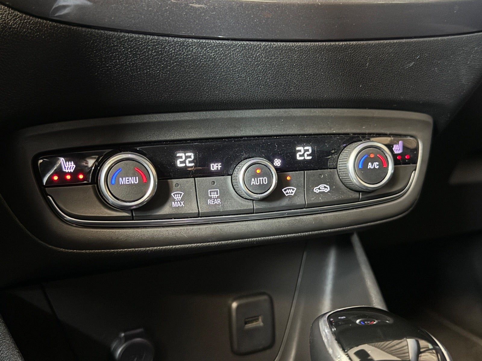 Blå Opel Crossland X fra 2019
