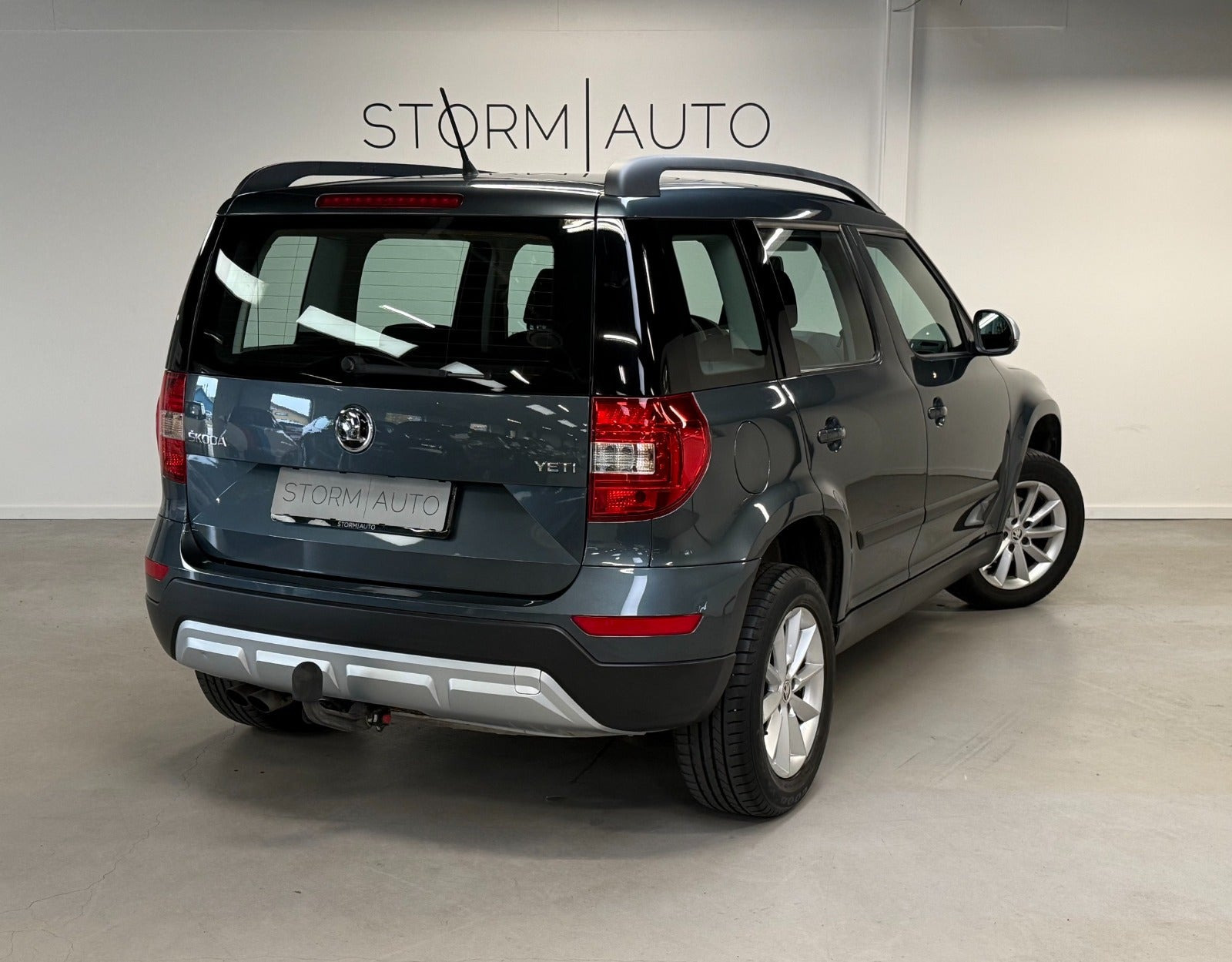 Hvid Skoda Yeti Outdoor fra 2017 set udefra