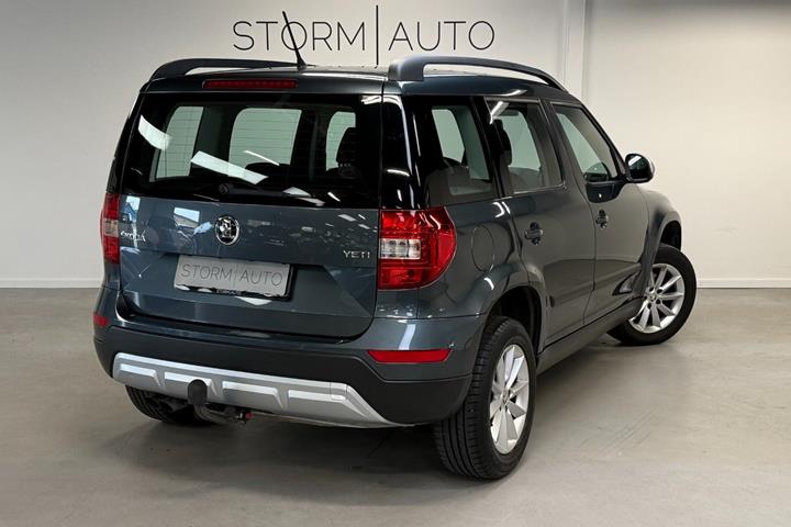 Hvid Skoda Yeti Outdoor fra 2017 set udefra