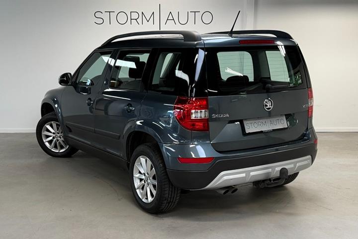 Hvid Skoda Yeti Outdoor fra 2017 set udefra
