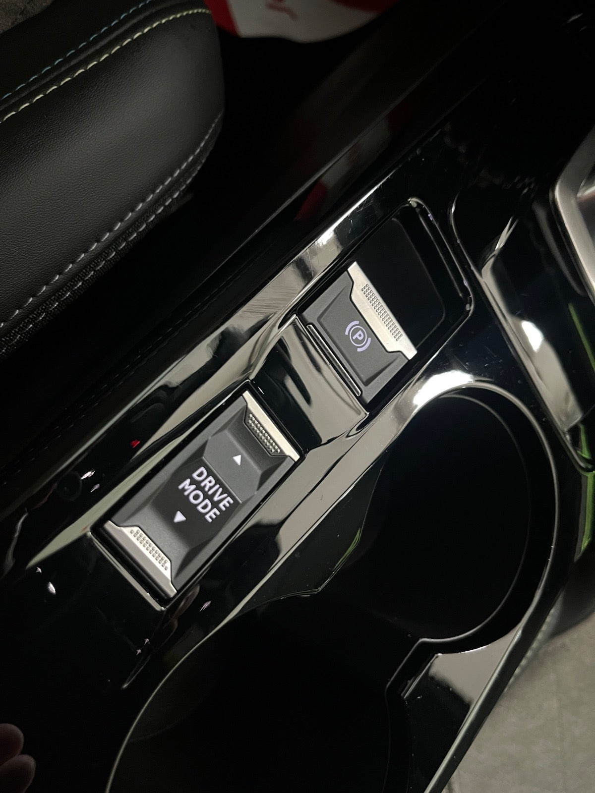 Hvid Peugeot e-208 fra 2021