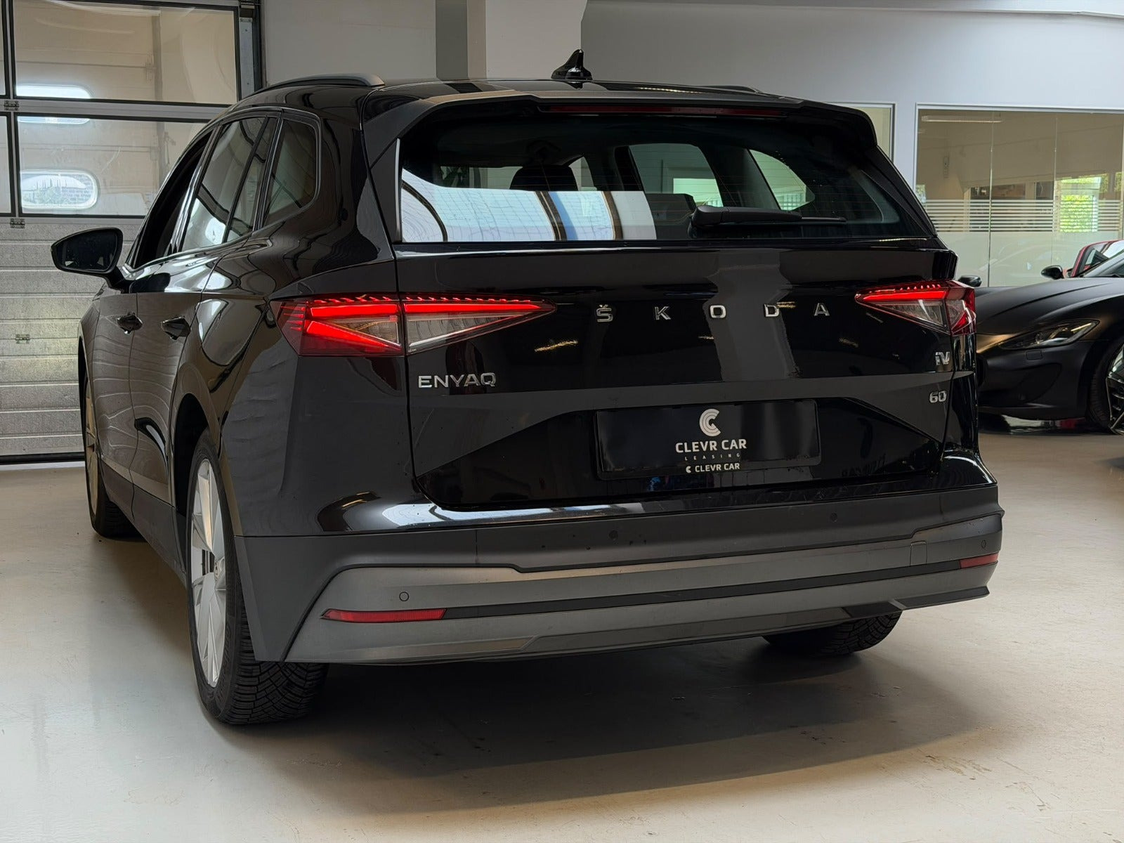 Sort Skoda Enyaq fra 2021
