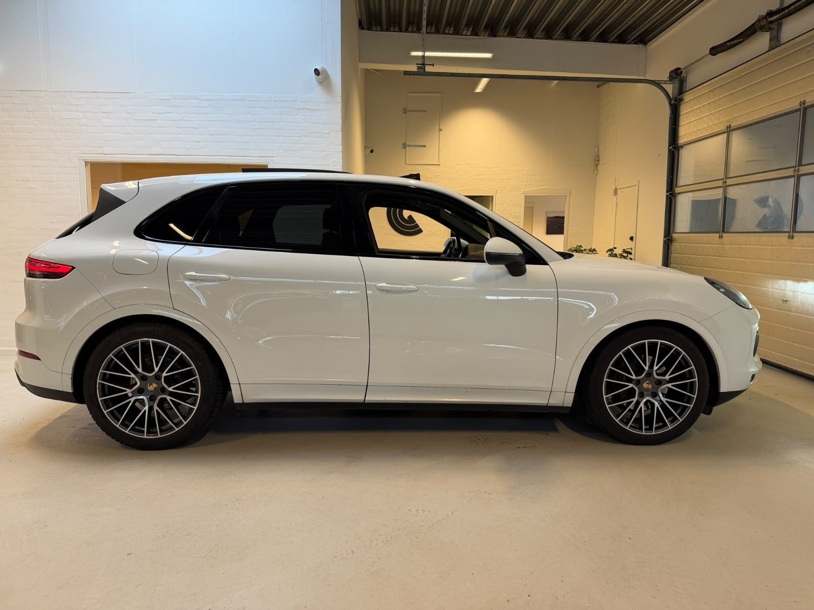 Hvid Porsche Cayenne fra 2017