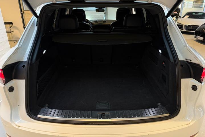 Hvid Porsche Cayenne fra 2017