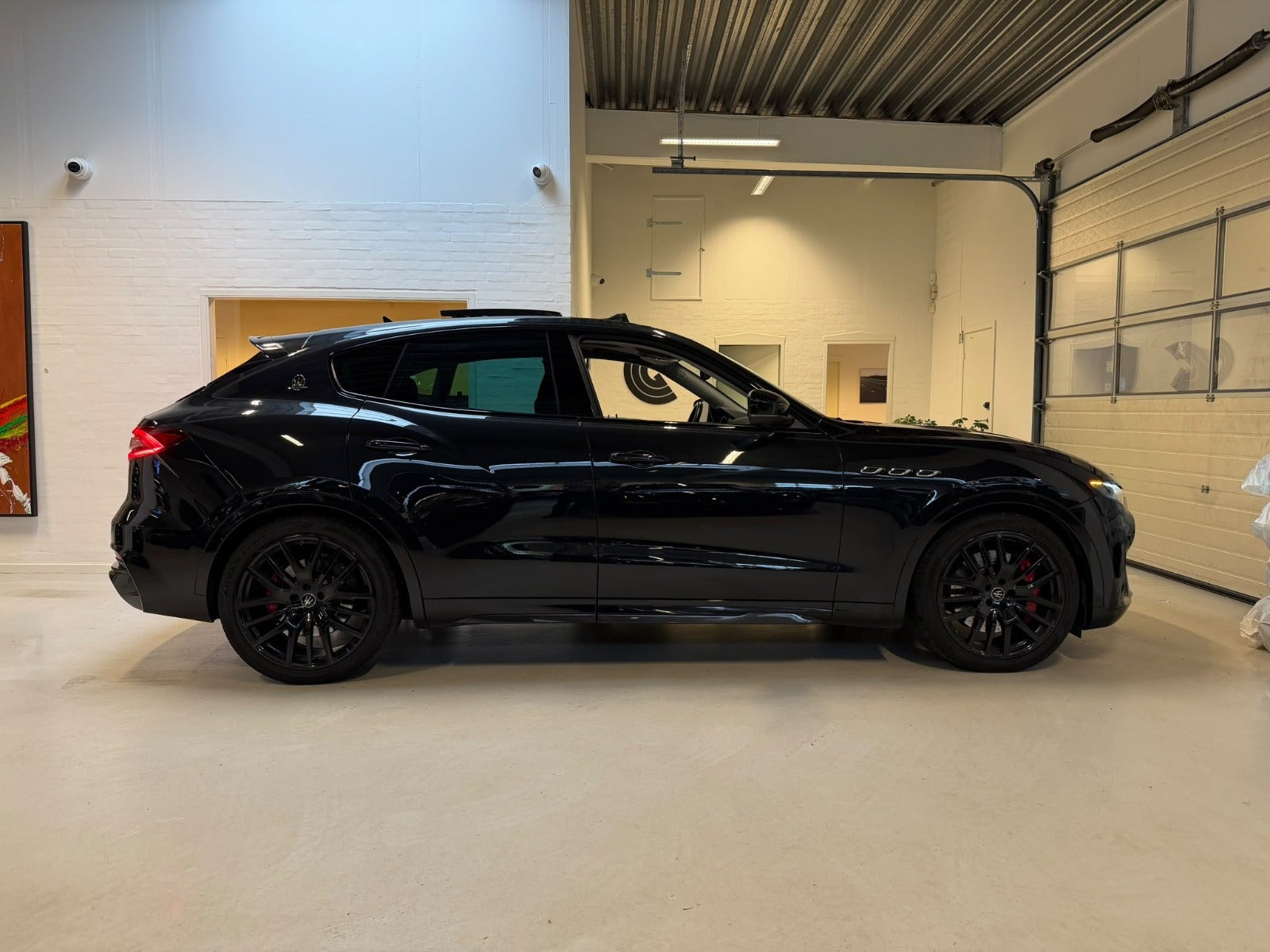 Sort Maserati Levante fra 2019