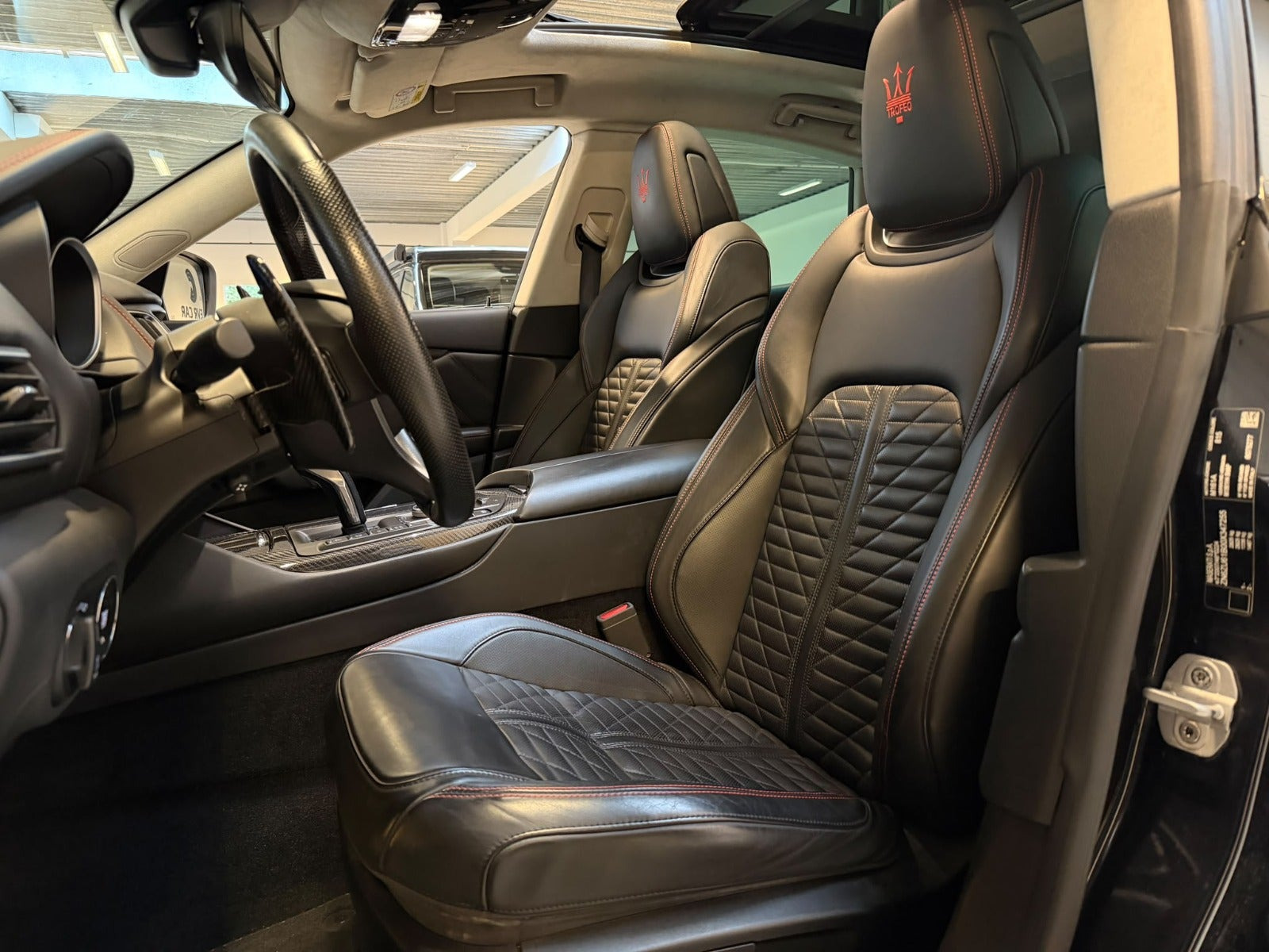 Sort Maserati Levante fra 2019