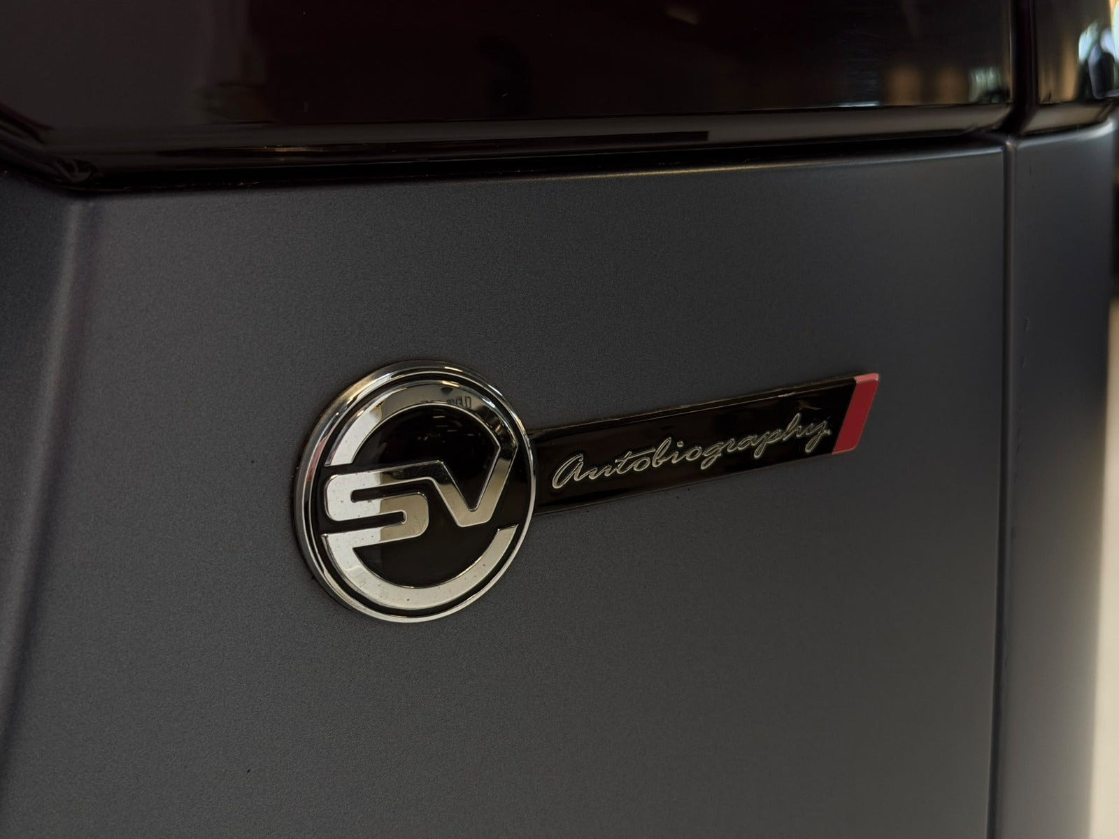Grå Land Rover Range Rover Velar fra 2020