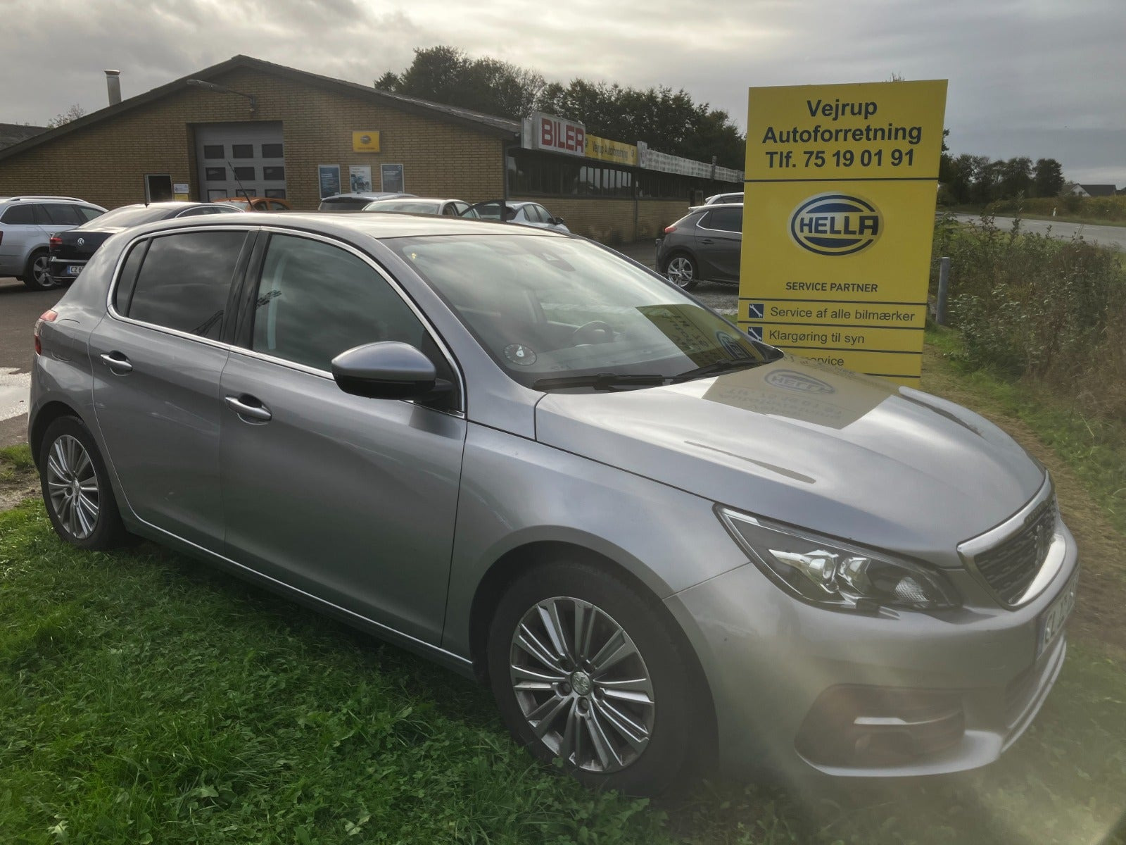 Peugeot 308 1,5 BlueHDi 130 Allure Sky