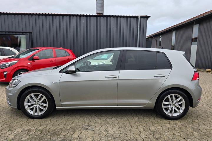 Sølv VW Golf VII fra 2018