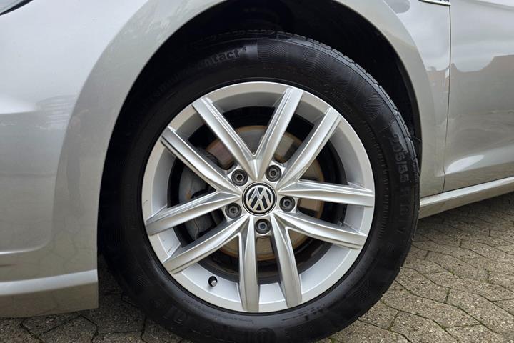 Sølv VW Golf VII fra 2018