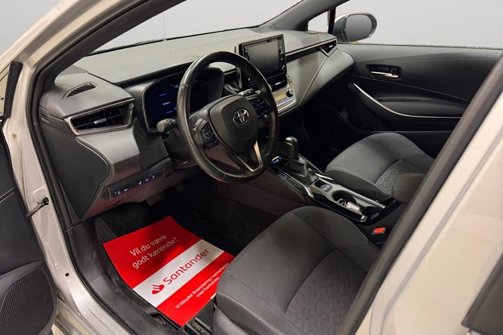 Sølv Toyota Corolla fra 2019