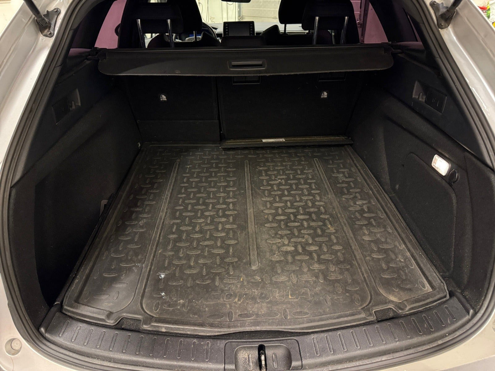 Sølv Toyota Corolla fra 2019