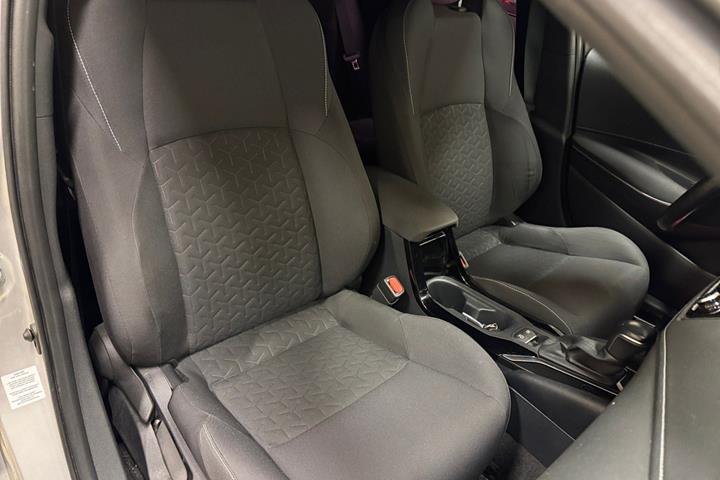 Sølv Toyota Corolla fra 2019