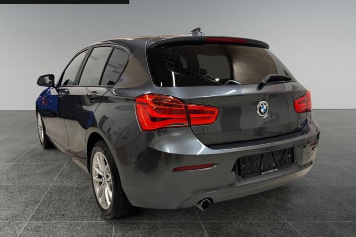 Grå BMW 118d fra 2018