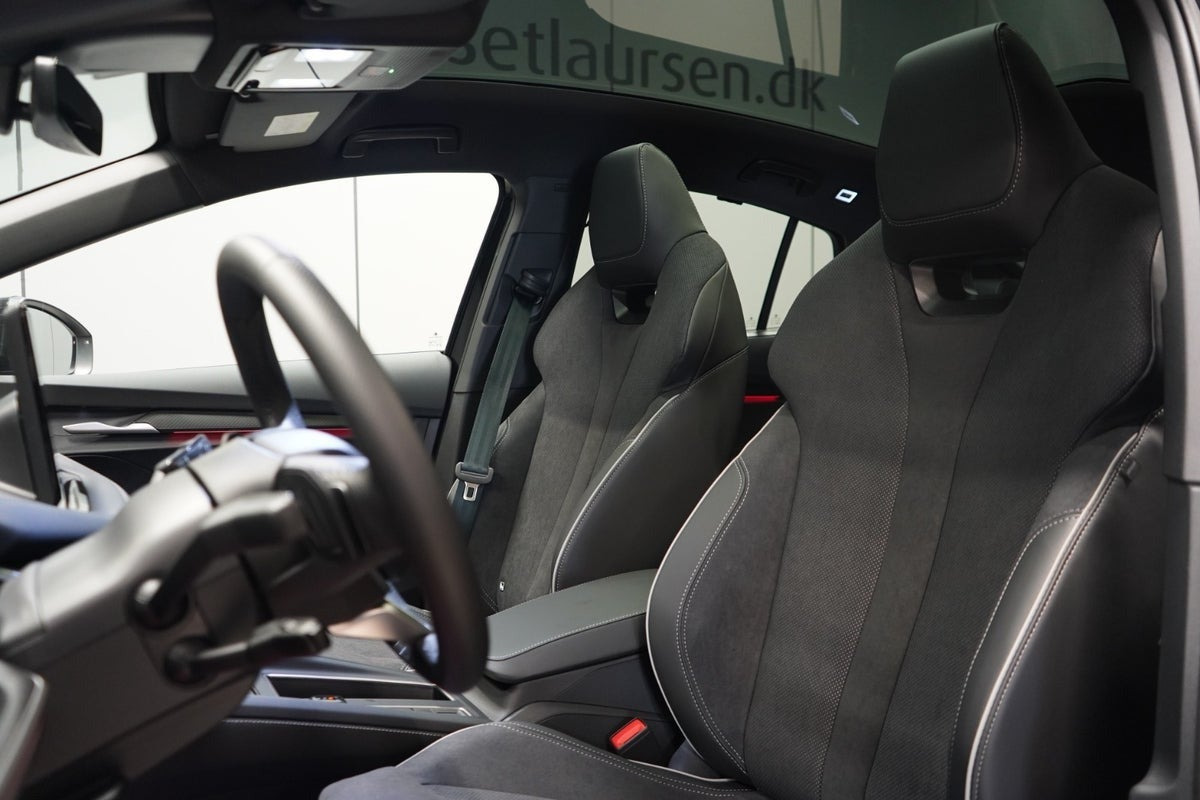 Sort Skoda Enyaq fra 2026