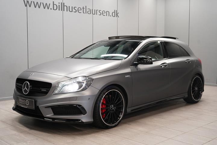 Grå Mercedes A45 fra 2015