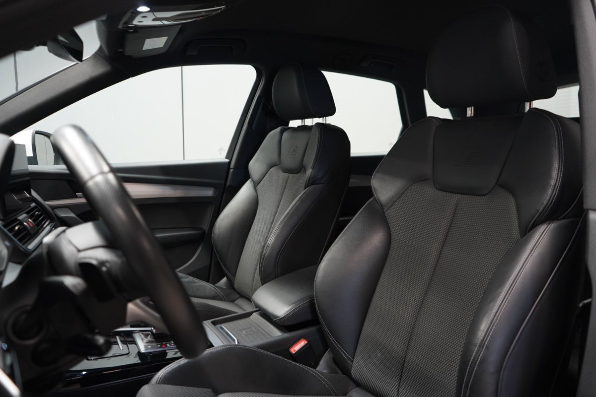Hvid Audi Q5 fra 2023
