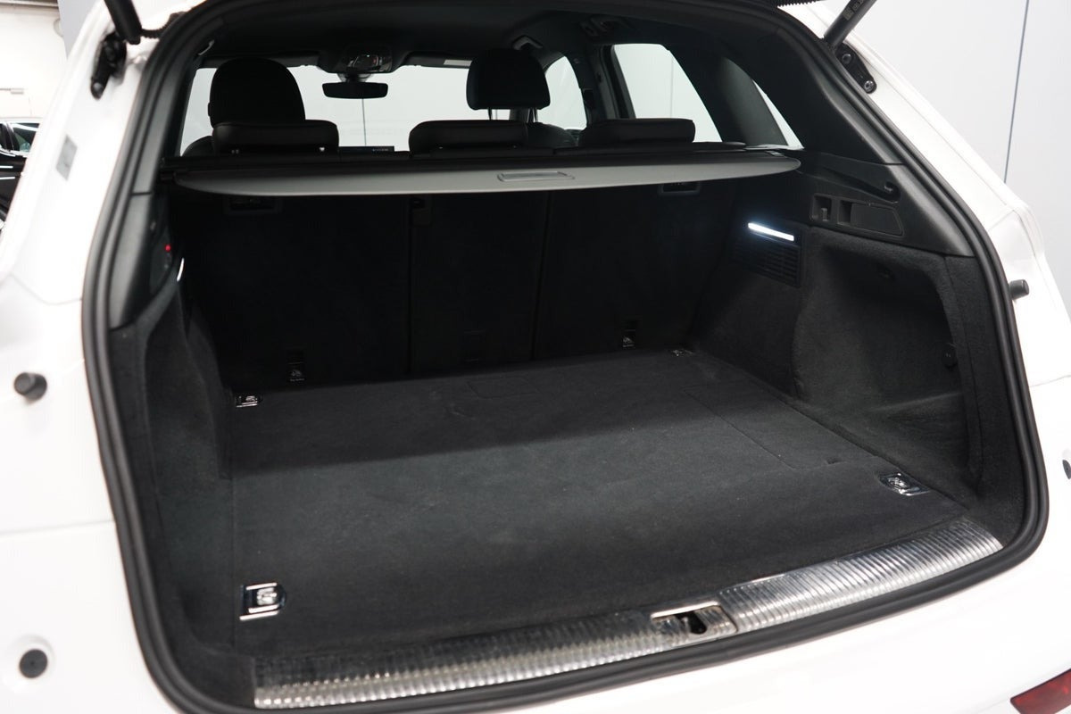 Hvid Audi Q5 fra 2023