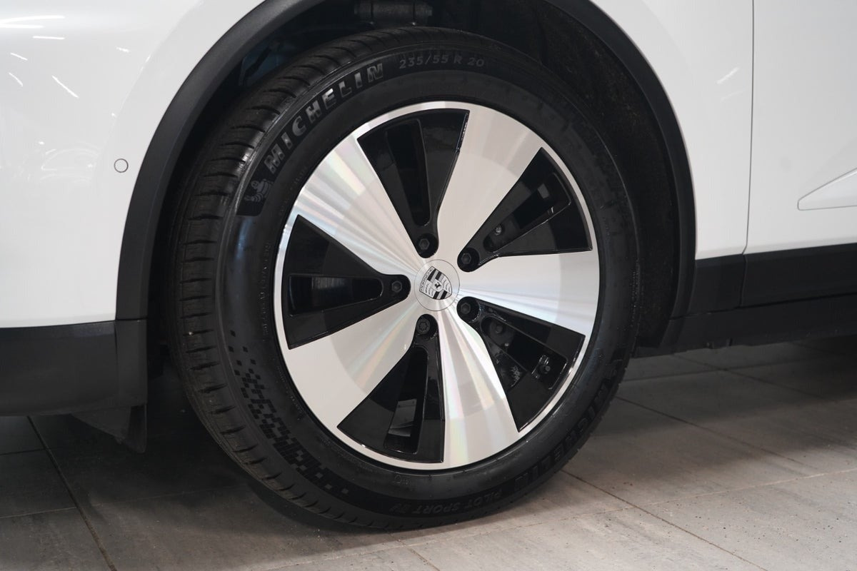 Hvid Porsche Macan fra 2025