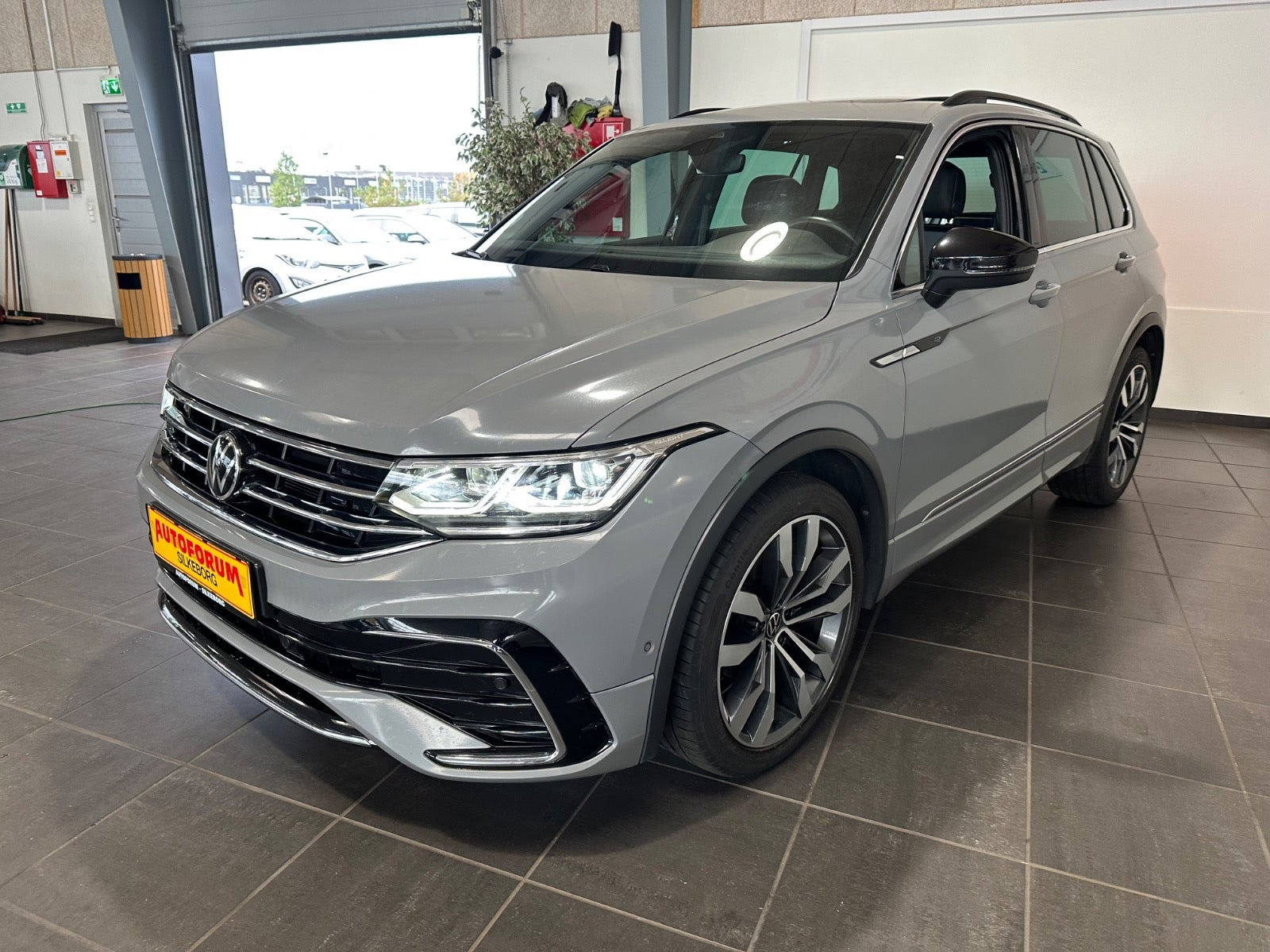 Sort VW Tiguan fra 2023