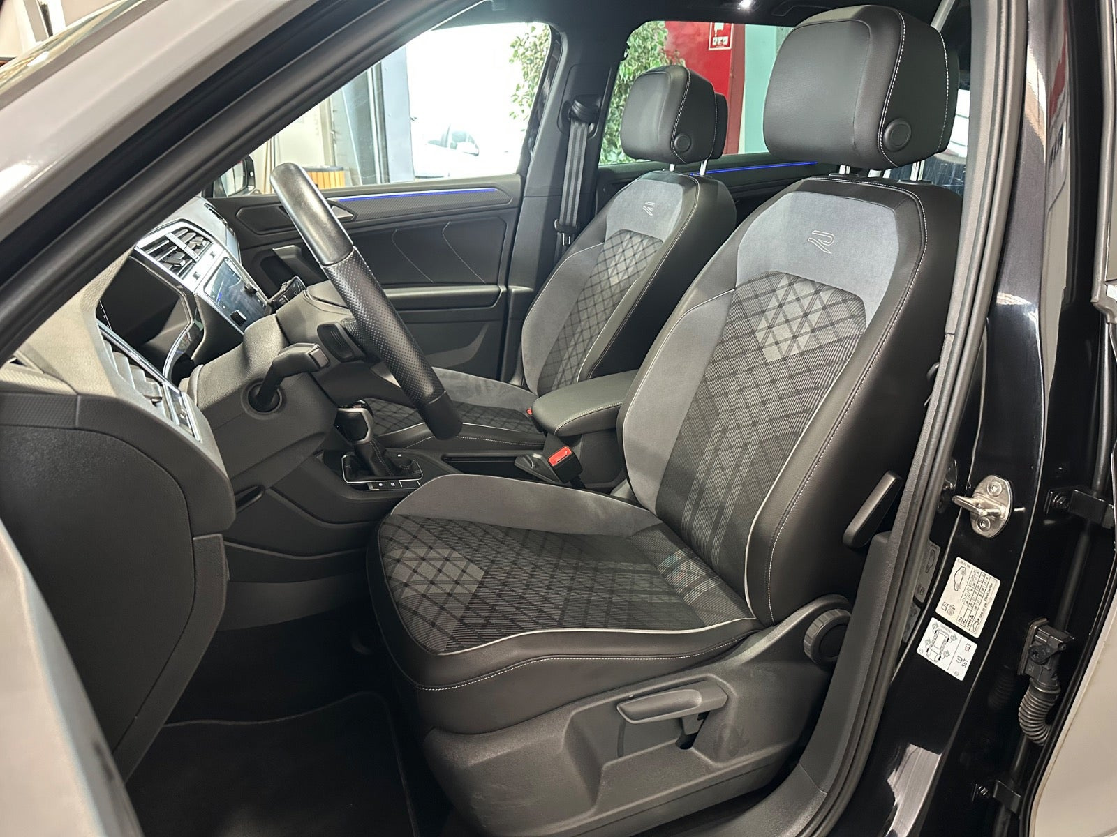 Sort VW Tiguan fra 2023