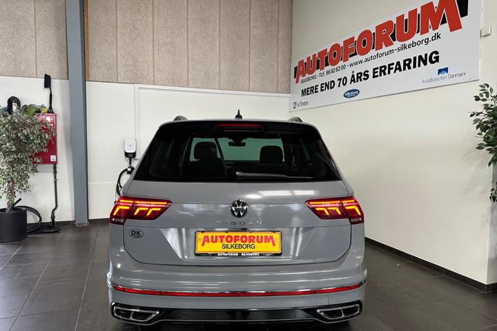Sort VW Tiguan fra 2023