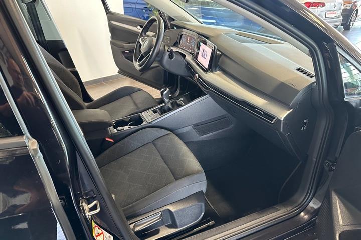 Sort VW Golf VIII fra 2021
