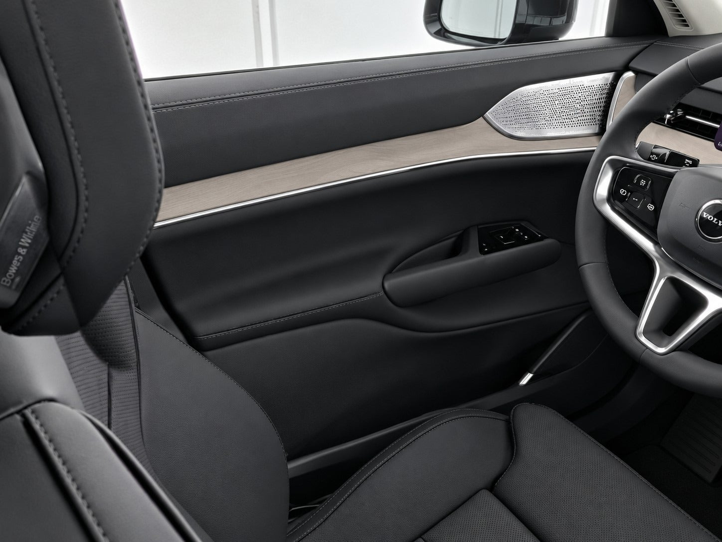 Grå Volvo EX90 fra 2025