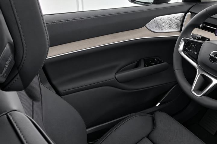 Grå Volvo EX90 fra 2025